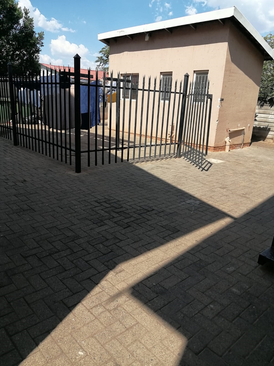 2 Bedroom Property for Sale in Rustenburg Central North West